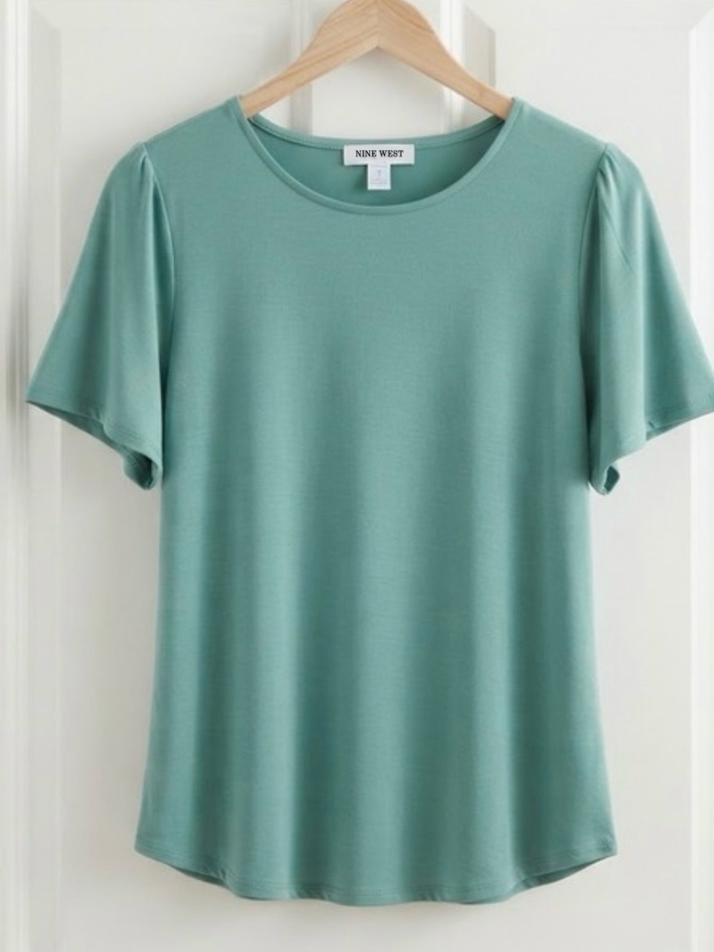♠️ Shirt • NWOT
Nine West • Women’s Flutter Short Sleeve Shirt - Picture 2 of 4